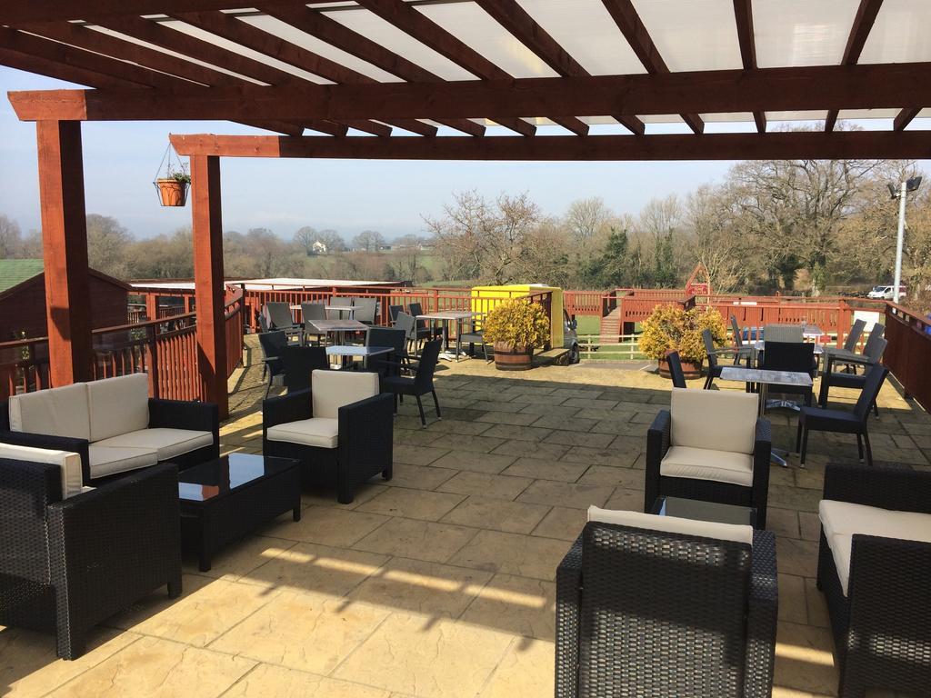 Hunters Lodge Inn Wincanton Eksteriør billede