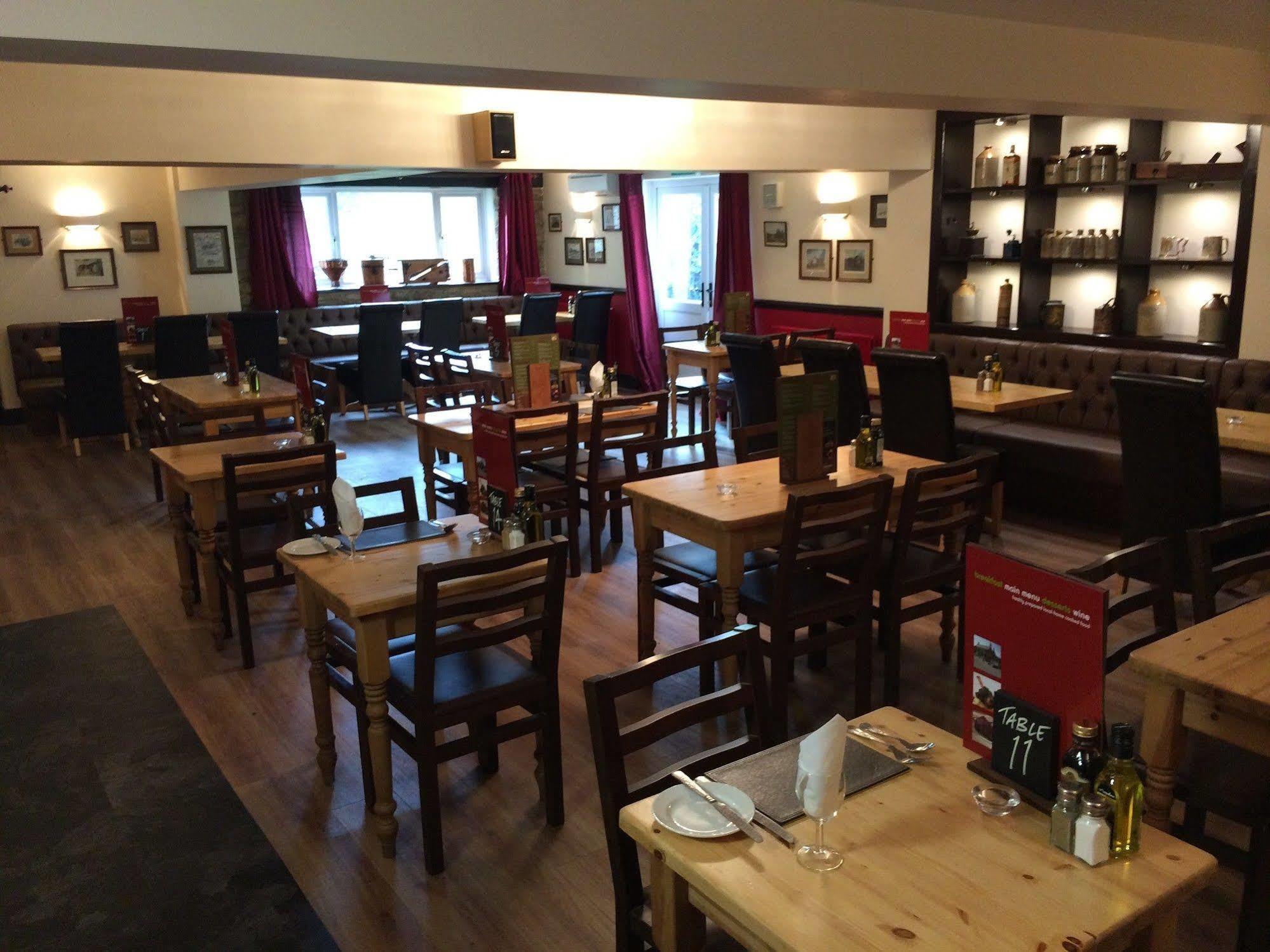 Hunters Lodge Inn Wincanton Eksteriør billede