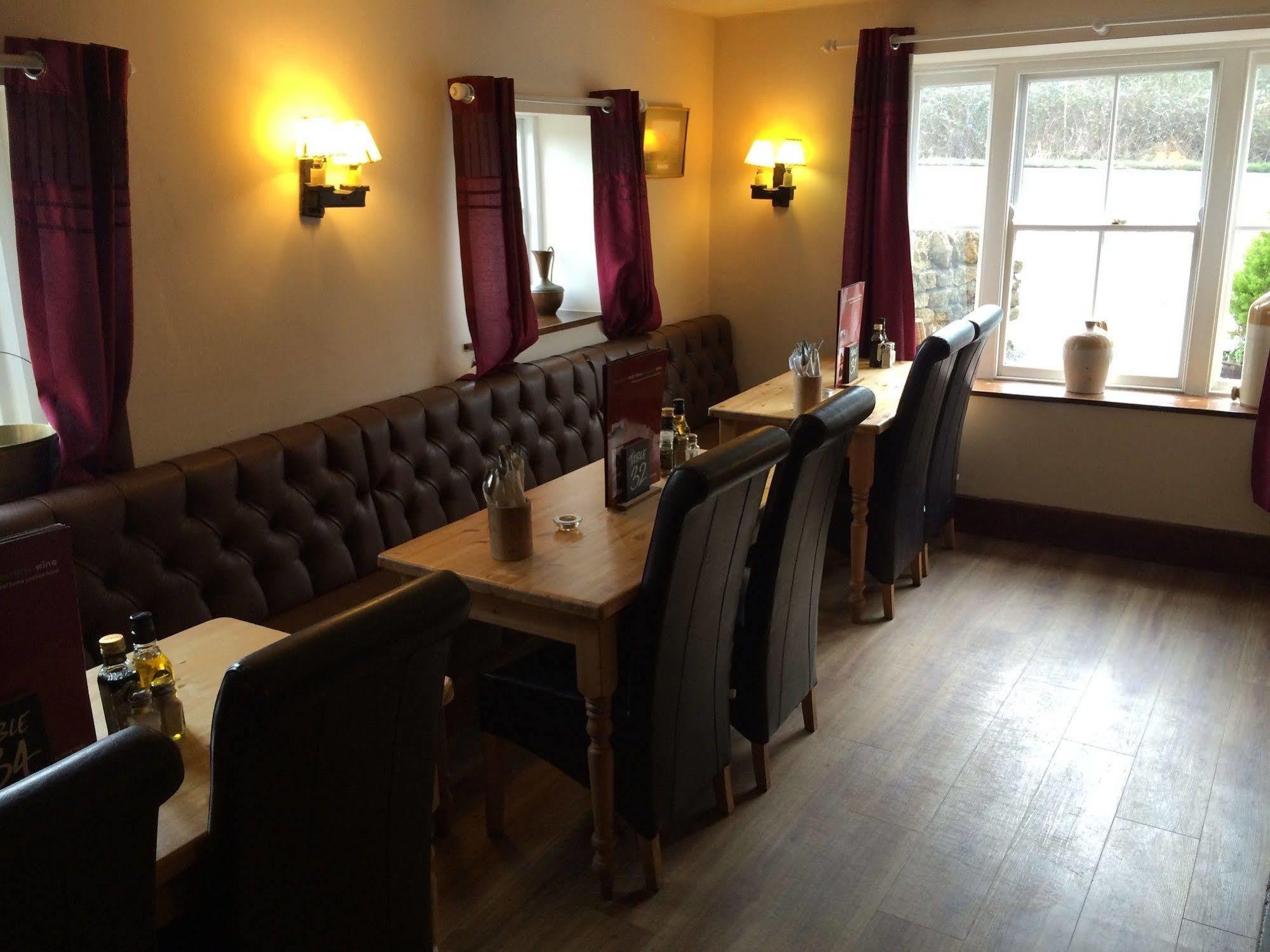Hunters Lodge Inn Wincanton Eksteriør billede