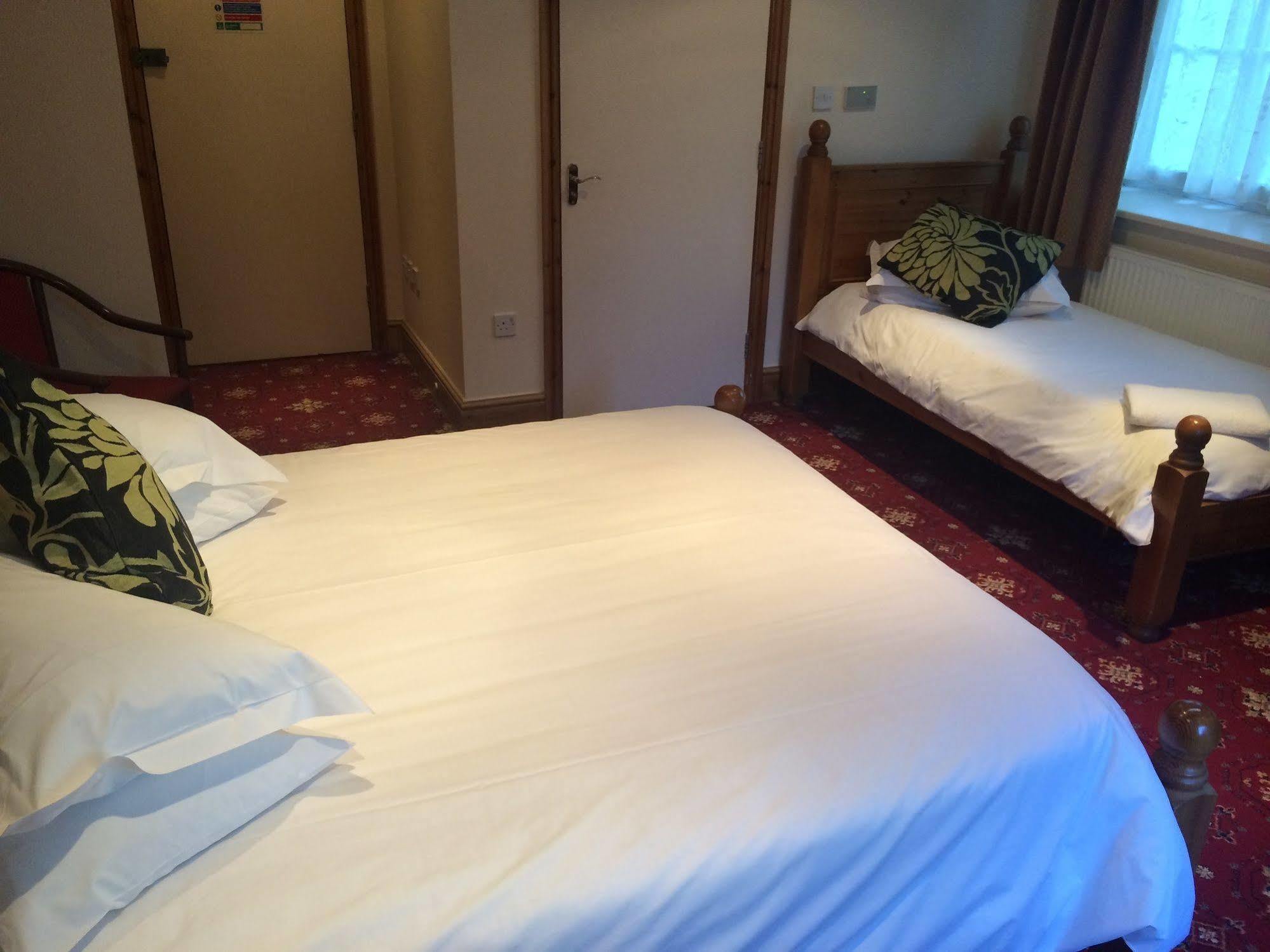 Hunters Lodge Inn Wincanton Eksteriør billede